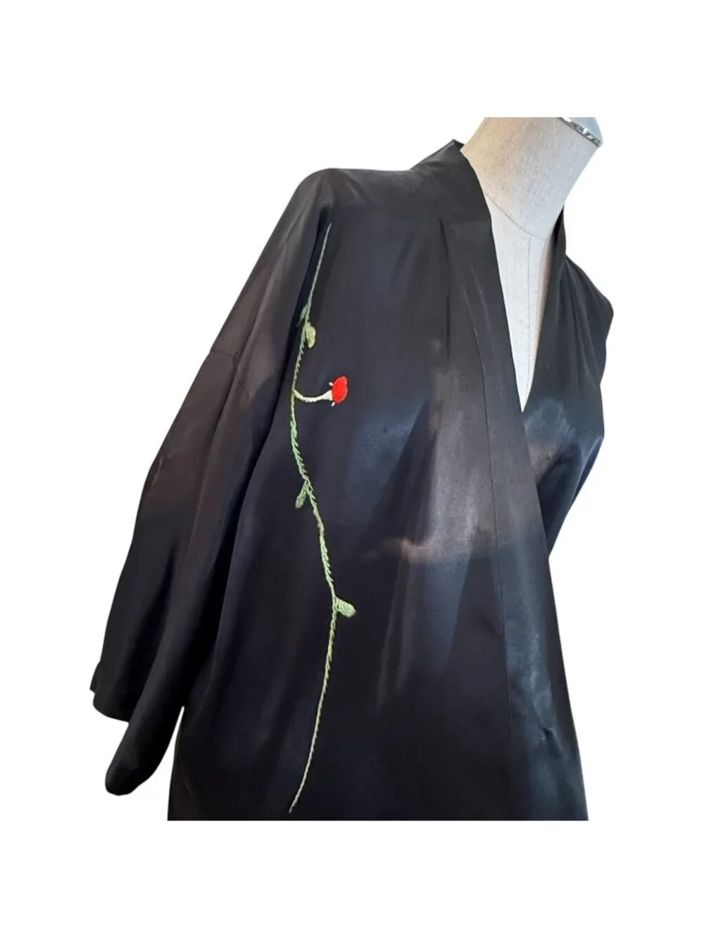 Vintage Black Satin Embroidered Floral Kimono Robe Belt Waist Asian - Picture 5 of 8